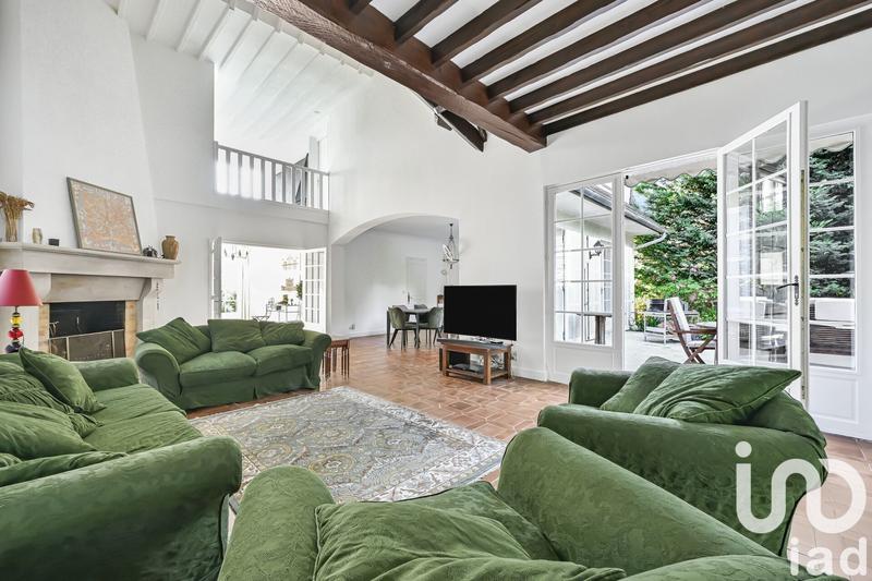 Maison - 250 m² - 10 pièces