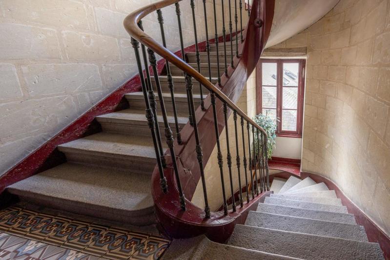 Appartement ancien - 115 m² - 5 pièces