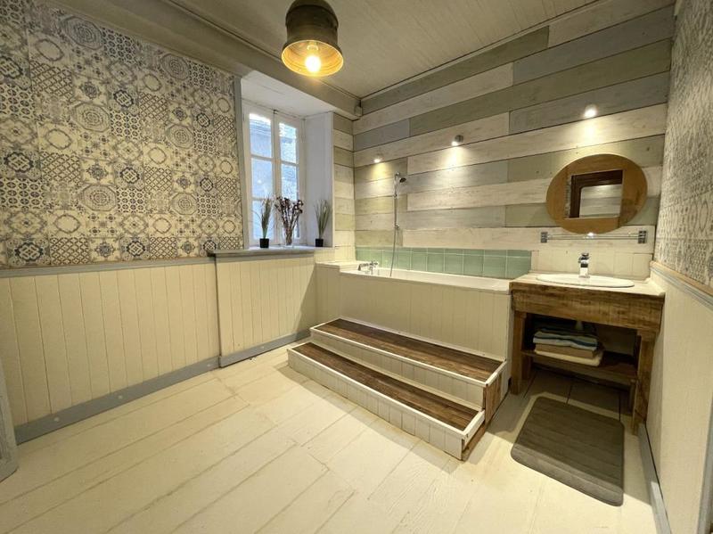 Maison - 204 m² - 5 pièces