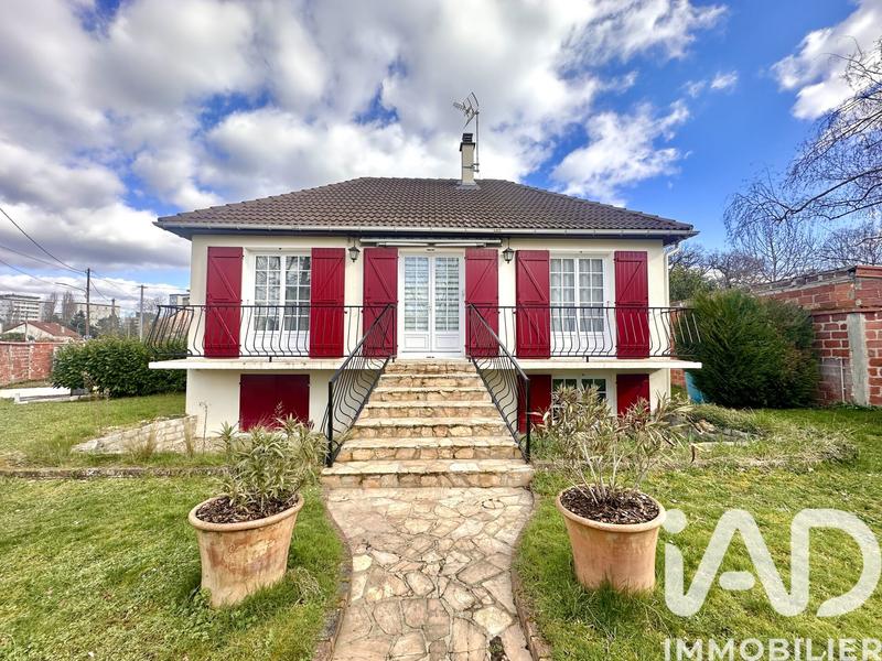 Maison - 104 m² - 5 pièces