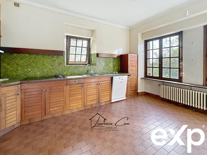 Maison - 404 m² - 12 pièces