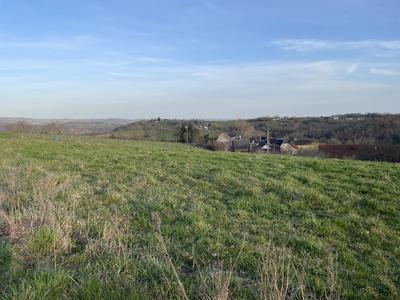 Terrain constructible - 1 600 m²