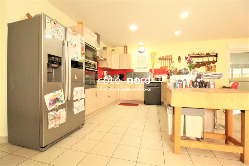 Maison - 325 m² - 8 pièces