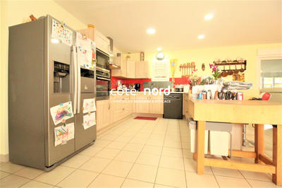 Maison - 325 m² - 8 pièces