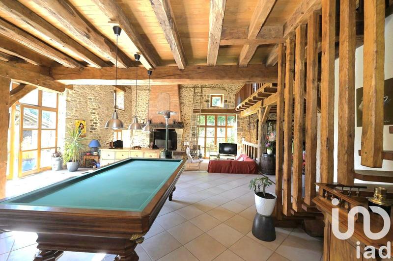 Maison - 348 m² - 8 pièces