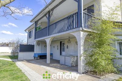 Villa - 235 m² - 9 pièces