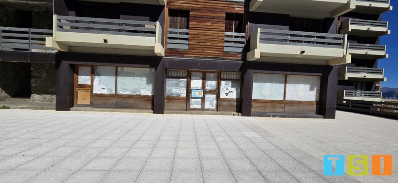 Local d'activités - 151 m² - 10 pièces