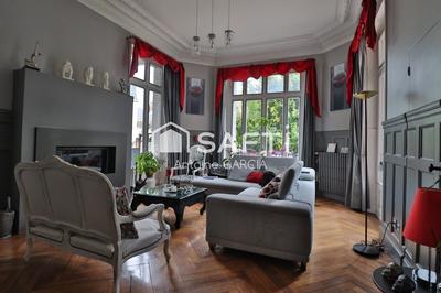 Maison de maîtres - 600 m² - 12 pièces