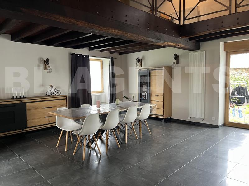 Maison - 270 m² - 10 pièces