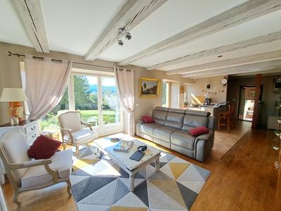 Maison - 207 m² - 6 pièces