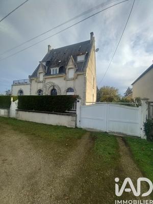 Maison - 300 m² - 12 pièces