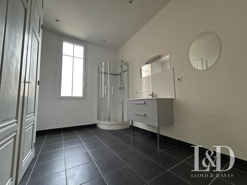 Appartement - 125 m² - 5 pièces