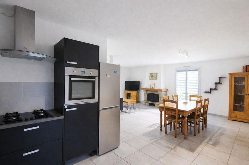Maison - 93 m² - 4 pièces