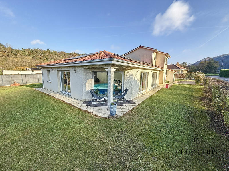 Maison - 250 m² - 5 pièces