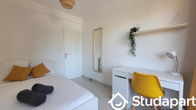 Chambre - 9 m² - 1 pièce