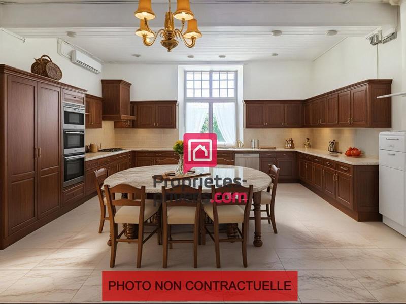 Maison - 270 m² - 8 pièces