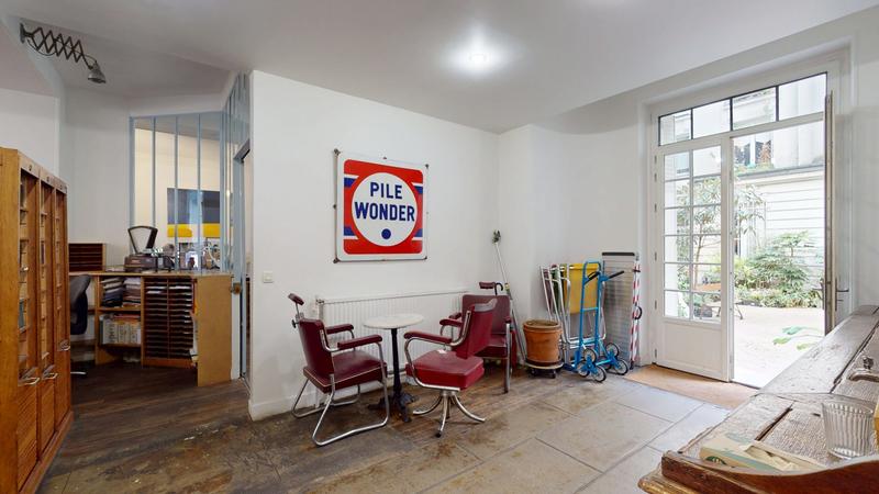 Local commercial - 353 m² - 10 pièces