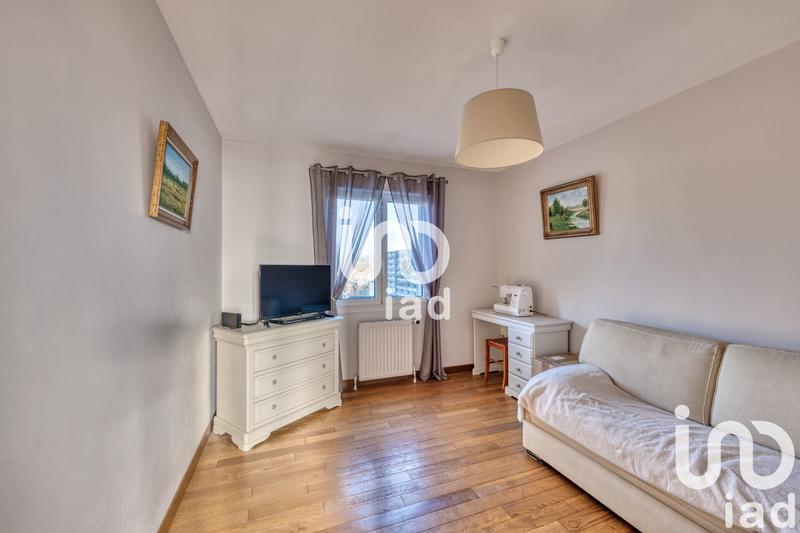 Maison - 237 m² - 8 pièces