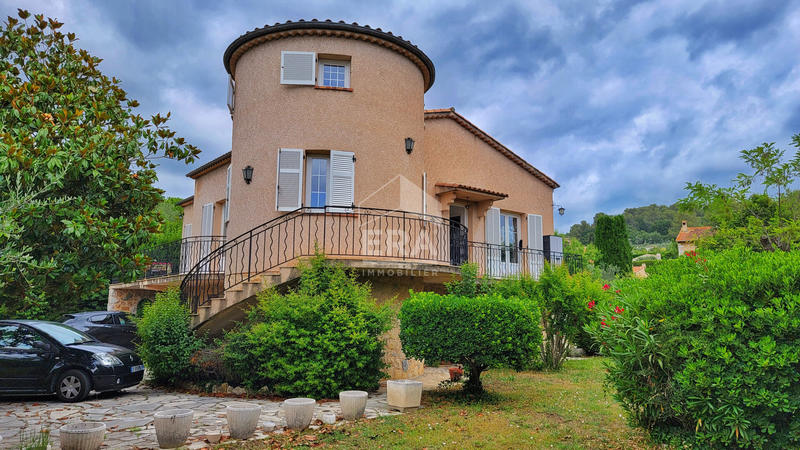 Maison - 270 m² - 8 pièces