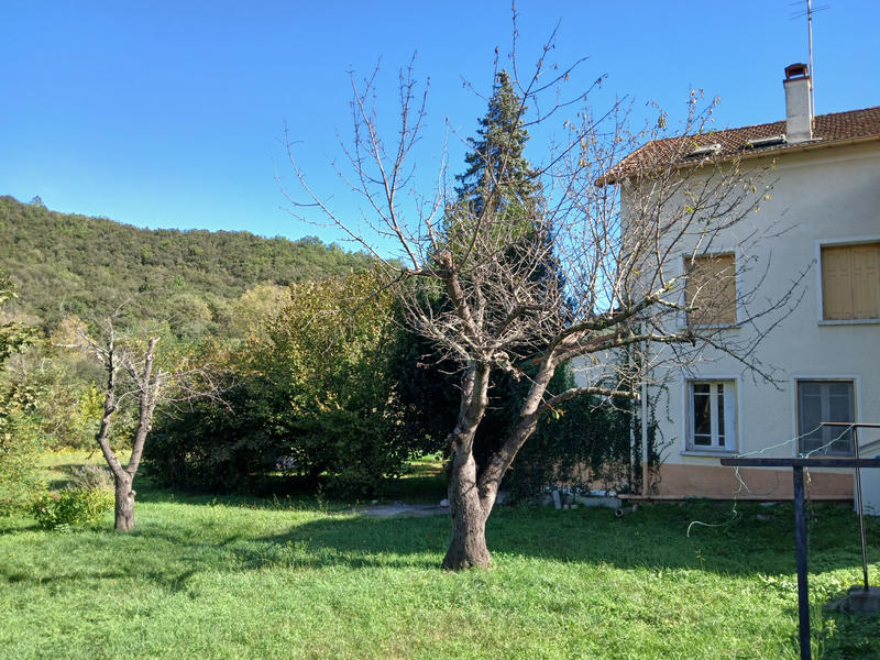Maison - 230 m² - 11 pièces
