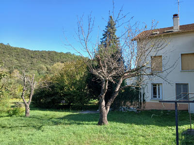 Maison - 230 m² - 11 pièces
