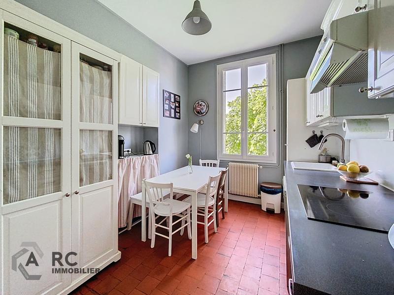 Appartement - 136 m² - 7 pièces