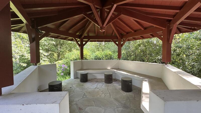 Maison - 450 m² - 13 pièces