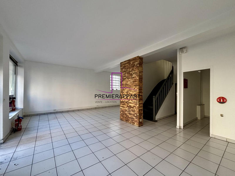Local commercial - 228 m² - 5 pièces