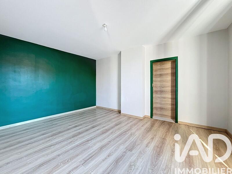 Maison - 220 m² - 7 pièces