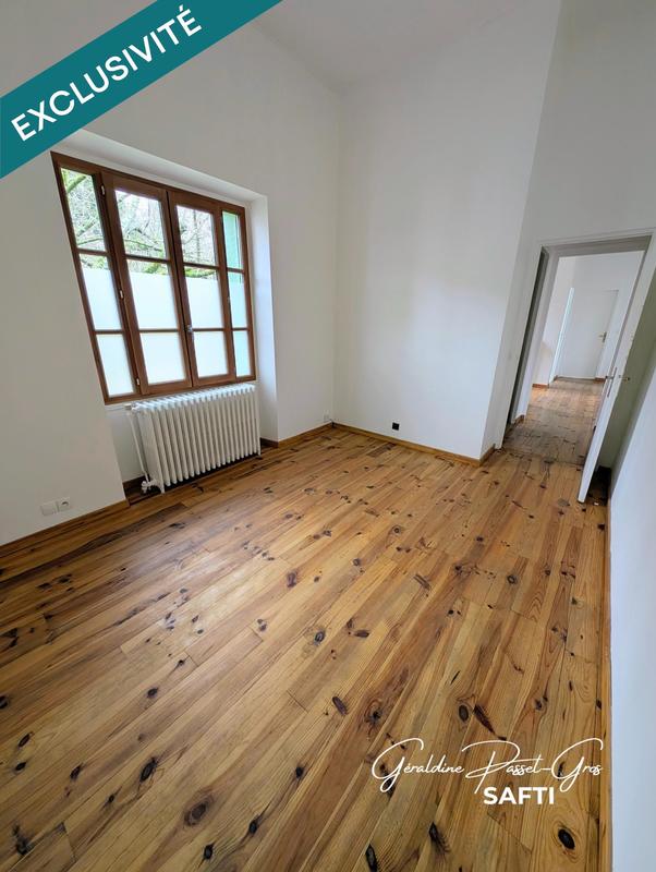 Maison - 334 m² - 12 pièces