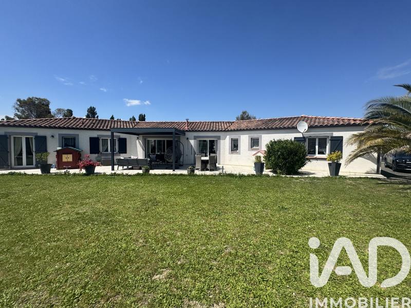 Maison - 241 m² - 8 pièces