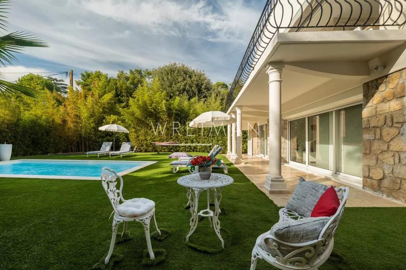 Maison - 200 m² - 6 pièces