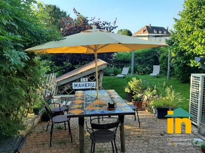 Maison de ville - 206 m² - 7 pièces