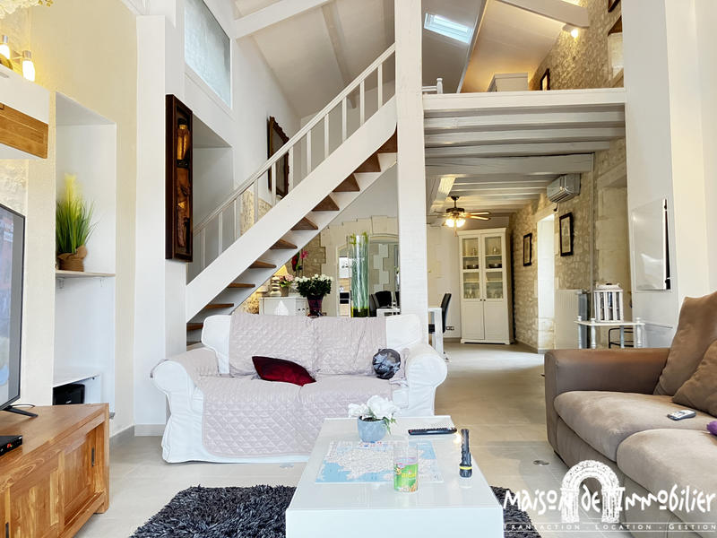 Maison - 253 m² - 7 pièces