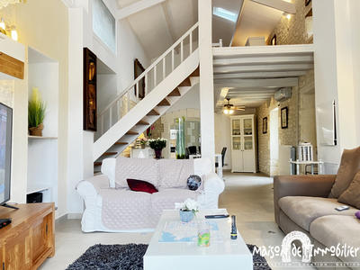 Maison - 253 m² - 7 pièces