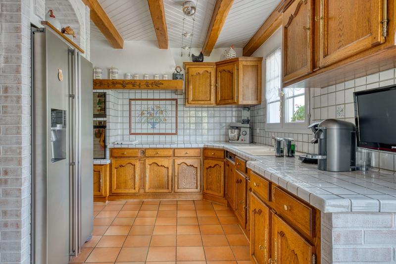 Maison - 220 m² - 8 pièces