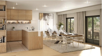 Maison - 231 m² - 7 pièces