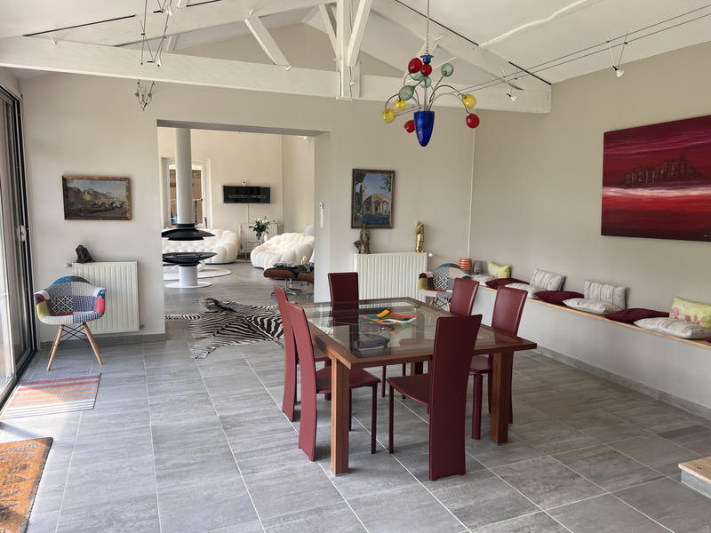 Maison - 279 m² - 9 pièces