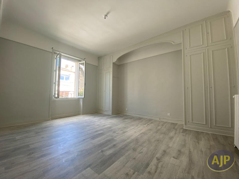 Maison - 167 m² - 8 pièces