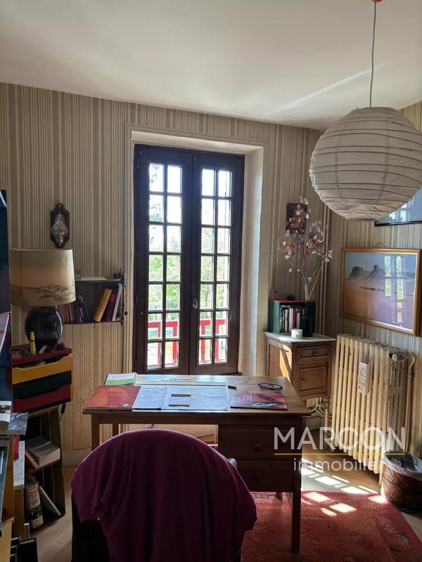 Propriété - 225 m²