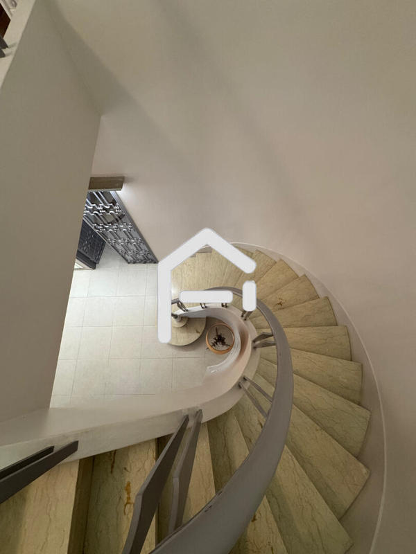 Immeuble - 312 m² - 11 pièces