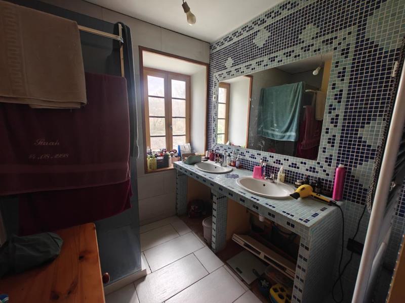 Propriété - 260 m² - 4 pièces