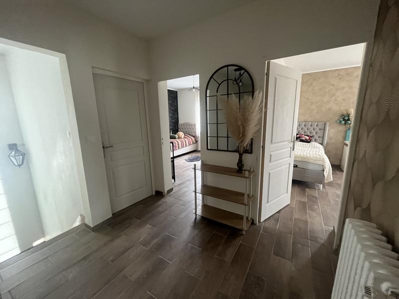 Villa - 250 m² - 5 pièces