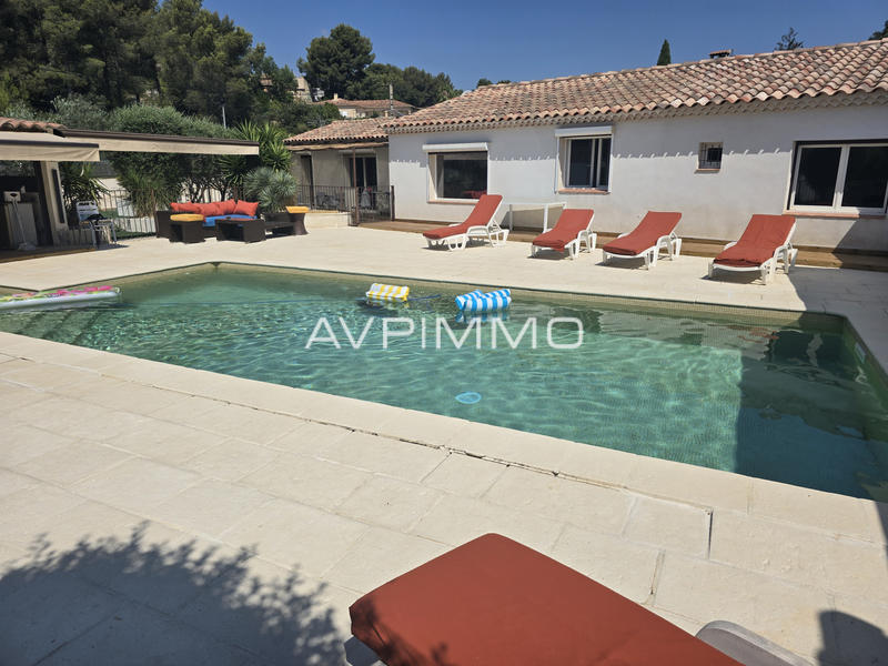 Villa - 240 m² - 7 pièces