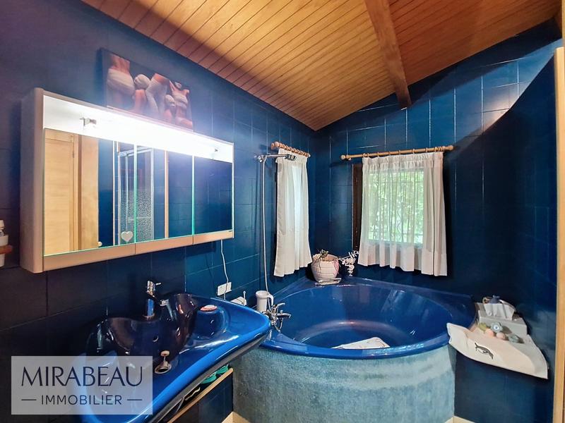 Maison - 252 m² - 7 pièces