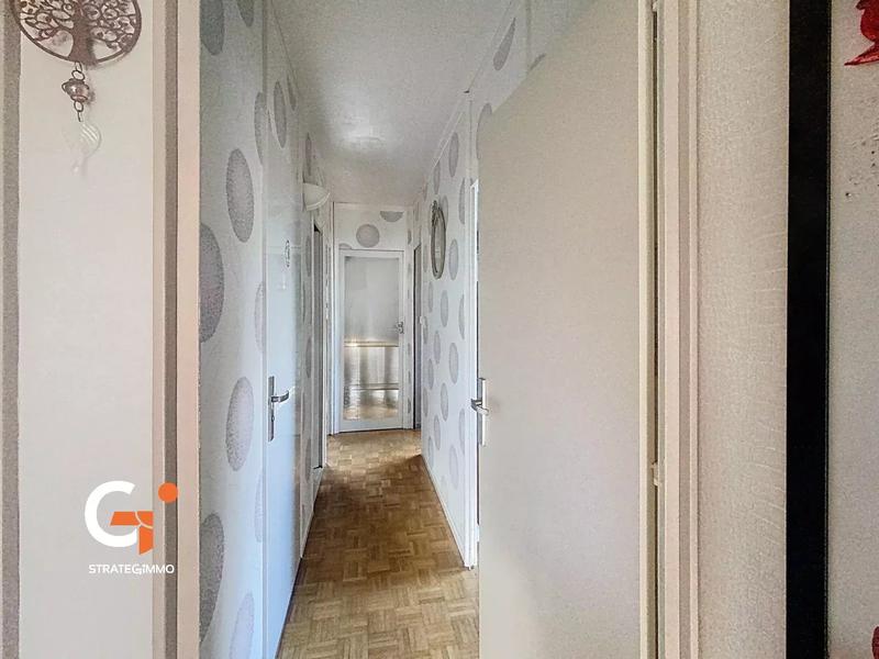 Appartement - 92 m² - 5 pièces