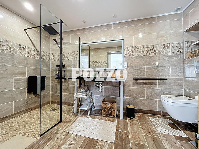 Maison - 676 m² - 17 pièces