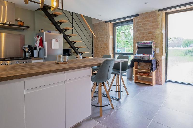 Propriété - 300 m² - 9 pièces