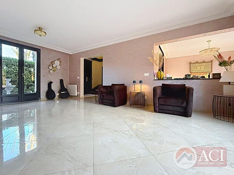 Maison - 149 m² - 7 pièces