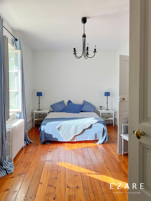 Maison ancienne - 260 m² - 12 pièces